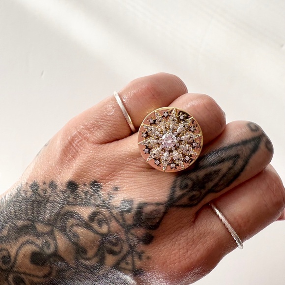 Noir NYC heavenly ornaments gold plated ring - Picture 4 of 5